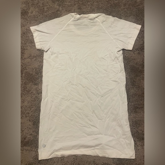 white lululemon shirt size (6) - Picture 2 of 2
